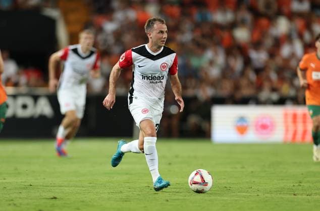 10.08.2024, Fussball Testspiel, Trofeu Taronja, Valencia CF - Eintracht Frankfurt, v.l., Mario Götze (Eintracht Frankfurt) DFL DFB REGULATIONS PROHIBIT ANY USE OF PHOTOGRAPHS AS IMAGE SEQUENCES AND OR QUASI-VIDEO. xdcx *** 10 08 2024, Football test match, Trofeu Taronja, Valencia CF Eintracht Frankfurt, v l , Mario Götze Eintracht Frankfurt DFL DFB REGULATIONS PROHIBIT ANY USE OF PHOTOGRAPHS AS IMAGE SEQUENCES AND OR QUASI VIDEO xdcx Copyright: HMBxMedia