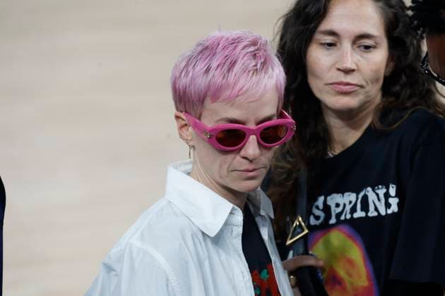 10 Aout 2024 - Paris, France : Les USA battent la France en finale du basket-ball lors des Jeux Olympiques de Paris 2024. ICI MEGAN RAPINOE ET SUE BIRD. (Photo Henri Szwarc Starface) August 10 2024 : USA wins the gold medal in the basket-ball final against France of the Olympic Games, Olympische Spiele, Olympia, OS 2024. (Photo Henri Szwarc Starface) 308046 2024-08-10 Paris France  Copyright: xHenrixSzwarcx xStarfacex STAR_308046_073