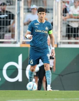 Leonardo Balerdi . Test-Spiel FC Augsburg - Olympique Marseille . Fußball: Bundesliga Fußball Test-Spiel in WWK-Arena Stadion , Augsburg , Bayern , Deutschland . August 10, 2024. Copyright: xx