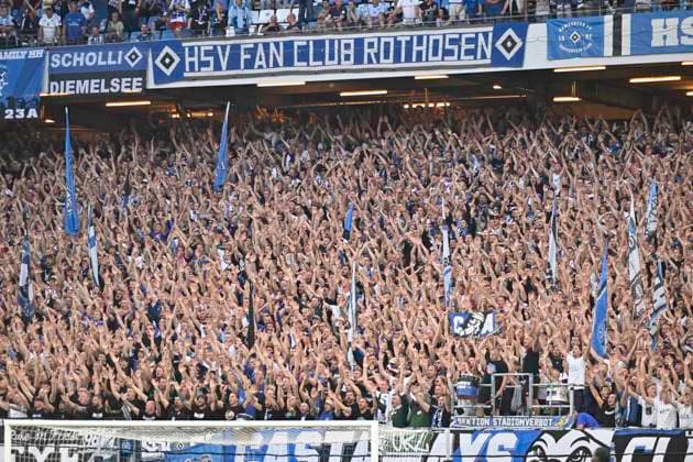 GER; 2. FBL,, Hamburger SV vs Hertha BSC 10.08.2024, Volksparkstadion, Hamburg, GER; 2. FBL, Hamburger SV vs Hertha BSC im Bild Feature Fankurve des HSV