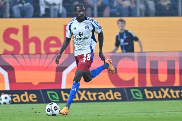 GER; 2. FBL,, Hamburger SV vs Hertha BSC 10.08.2024, Volksparkstadion, Hamburg, GER; 2. FBL, Hamburger SV vs Hertha BSC im Bild Einzelaktion Querformat Bakery Jatta(Hamburg 18)
