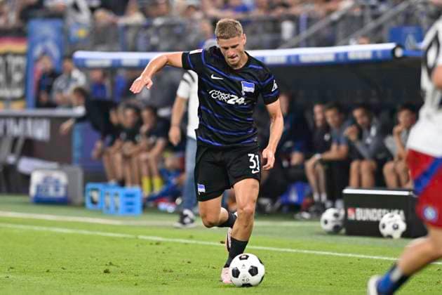 GER; 2. FBL,, Hamburger SV vs Hertha BSC 10.08.2024, Volksparkstadion, Hamburg, GER; 2. FBL, Hamburger SV vs Hertha BSC im Bild Einzelaktion Querformat Marton Dardai (Berlin 31)