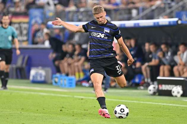 GER; 2. FBL,, Hamburger SV vs Hertha BSC 10.08.2024, Volksparkstadion, Hamburg, GER; 2. FBL, Hamburger SV vs Hertha BSC im Bild Einzelaktion Querformat Marton Dardai (Berlin 31)