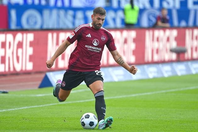 Enrico VALENTINI (1.FC Nuernberg), Aktion,Einzelaktion,Einzelbild, Freisteller,Ganzkoerperaufnahme,ganze Figur. Fussball 2.Bundesliga 1.FC Nuernberg - FC Schalke 04 3-1 2.Spieltag am 10.08.2023 Max Morlock Stadion Nuernberg, Saison 2024 25.