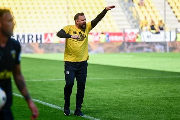 3. Liga - Alemannia Aachen - SC Verl am 10.08.2024 im Tivoli n in Aachen Trainer Heiner Backhaus (Aachen) *** 3 Liga Alemannia Aachen SC Verl on 10 08 2024 at the Tivoli n in Aachen Coach Heiner Backhaus Aachen AE