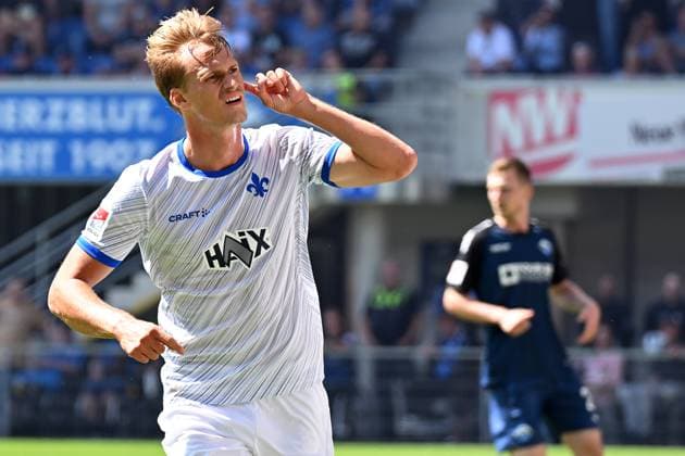 Paderborn, Home Deluxe Arena, 11.08.24, GER, Herren, 2.Bundesliga, Saison 2024-2025, SC Paderborn 07 - SV Darmstadt 98 Bild: Oscar VILHELMSSON (Darmstadt) jubelt nach seinem Tor zum 0:1 Only for editorial use! DFL regulations prohibit any use of photographs as image sequences and or quasi-video. NRW Deutschland