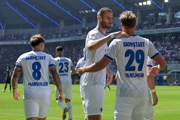 Paderborn, Home Deluxe Arena, 11.08.24, GER, Herren, 2.Bundesliga, Saison 2024-2025, SC Paderborn 07 - SV Darmstadt 98 Bild: Oscar VILHELMSSON (Darmstadt) jubelt nach seinem Tor zum 0:1 Only for editorial use! DFL regulations prohibit any use of photographs as image sequences and or quasi-video. NRW Deutschland