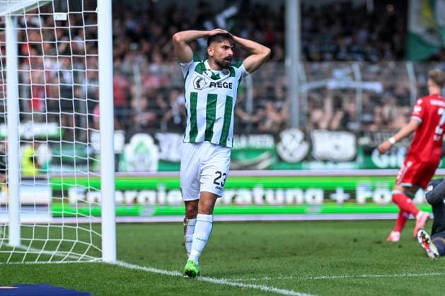 2. Bundesliga - SC Preußen Münster - Hannover 96 am 11.08.2024 im Preußenstadion in Münster Malik Batmaz (Muenster) unzufrieden, enttäuscht, enttaeuscht, niedergeschlagen.