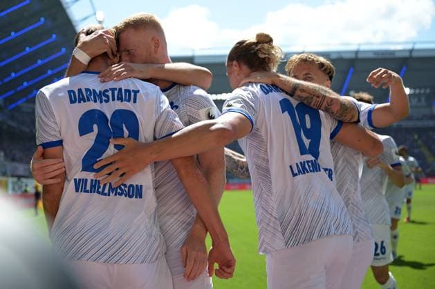 Paderborn, Home Deluxe Arena, 11.08.24, GER, Herren, 2.Bundesliga, Saison 2024-2025, SC Paderborn 07 - SV Darmstadt 98 Bild: Oscar VILHELMSSON (Darmstadt) jubelt nach seinem Tor zum 0:1 Only for editorial use! DFL regulations prohibit any use of photographs as image sequences and or quasi-video. NRW Deutschland