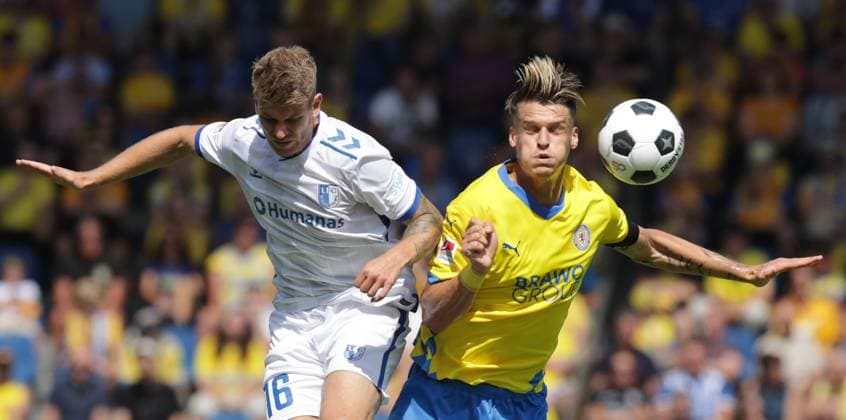 m16 , Levente Szabo (Eintracht Braunschweig) Fussball, Herren, Saison 2024 2025 2.BL, Eintracht Stadion, Eintracht Braunschweig gegen 1.FC Magdeburg DFL REGULATIONS PROHIBIT ANY USE OF PHOTOGRAPHS AS IMAGE SEQUENCES AND OR QUASI-VIDEO.