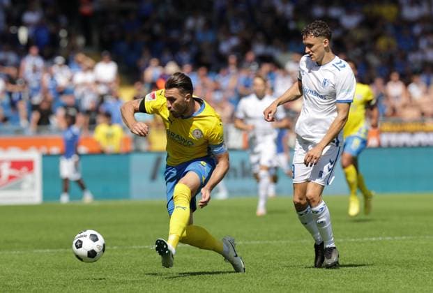 Ermin Bicakcic (Eintracht Braunschweig) Fussball, Herren, Saison 2024 2025 2.BL, Eintracht Stadion, Eintracht Braunschweig gegen 1.FC Magdeburg, 1-3 DFL REGULATIONS PROHIBIT ANY USE OF PHOTOGRAPHS AS IMAGE SEQUENCES AND OR QUASI-VIDEO.