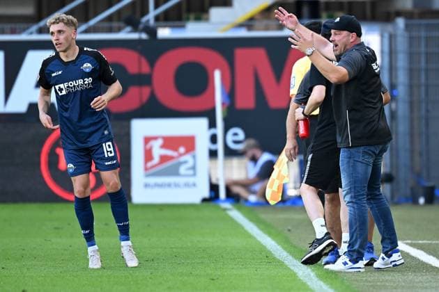 Paderborn, Home Deluxe Arena, 11.08.24, GER, Herren, 2.Bundesliga, Saison 2024-2025, SC Paderborn 07 - SV Darmstadt 98 Bild: Trainer Lukas KWASNIOK (Paderborn) Only for editorial use! DFL regulations prohibit any use of photographs as image sequences and or quasi-video. NRW Deutschland