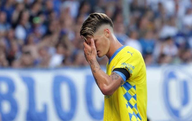 Levente Szabo (Eintracht Braunschweig) enttaeuscht Fussball, Herren, Saison 2024 2025 2.BL, Eintracht Stadion, Eintracht Braunschweig gegen 1.FC Magdeburg, 1-3 DFL REGULATIONS PROHIBIT ANY USE OF PHOTOGRAPHS AS IMAGE SEQUENCES AND OR QUASI-VIDEO.