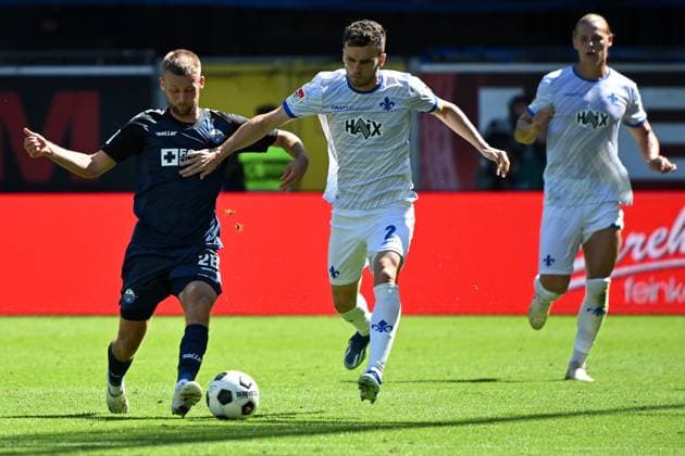 Paderborn, Home Deluxe Arena, 11.08.24, GER, Herren, 2.Bundesliga, Saison 2024-2025, SC Paderborn 07 - SV Darmstadt 98 Bild: v.li. im Zweikampf Sebastian KLAAS (Paderborn) und Sergio LOPEZ (Darmstadt) Only for editorial use! DFL regulations prohibit any use of photographs as image sequences and or quasi-video. NRW Deutschland