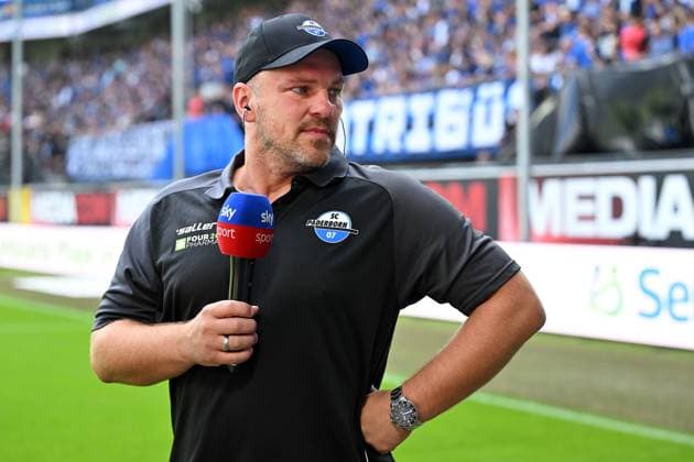 Paderborn, Home Deluxe Arena, 11.08.24, GER, Herren, 2.Bundesliga, Saison 2024-2025, SC Paderborn 07 - SV Darmstadt 98 Bild: Trainer Lukas KWASNIOK (Paderborn) Only for editorial use! DFL regulations prohibit any use of photographs as image sequences and or quasi-video. NRW Deutschland