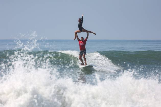 Sport Themen der Woche KW32 Sport Bilder des Tages Surfen, Surf Tandem, EM in Lacanau Championnats d Europe de SURF TANDEM au Lacanau Pro. PHOTOPQR SUD OUEST Jean Maurice Chacun ; Lacanau ; 11 08 2024 ; Plage Central, Lacanau, 11 août 2024. Caraïbos Lacanau Pro. Cession de compétiton du Championnats d Europe de SURF TANDEM Lacanau GIRONDE France  Copyright: xPHOTOPQR SUDxOUEST MAXPPPxJeanxMauricexChacunx 20240811SDO4210 20240811SDO4210