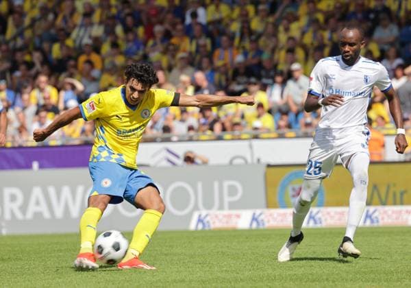 Johan Gomez (Eintracht Braunschweig) Fussball, Herren, Saison 2024 2025 2.BL, Eintracht Stadion, Eintracht Braunschweig gegen 1.FC Magdeburg, 1-3 DFL REGULATIONS PROHIBIT ANY USE OF PHOTOGRAPHS AS IMAGE SEQUENCES AND OR QUASI-VIDEO.