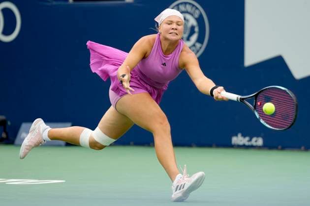 August 11, 2024, Toronto, On, CANADA: Diana Shnaider, of Russia, stretches for the return to Jessica Pegula, of the United States, during women s singles semifinal action at the National Bank Open, in Toronto, Sunday, Aug. 11, 2024. Canada News - August 11, 2024 - ZUMAc35_ 20240811_zaf_c35_091 Copyright: xFrankxGunnx