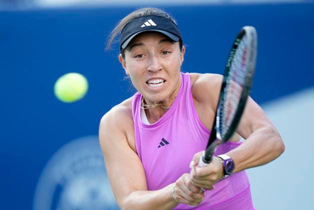 August 11, 2024, Toronto, On, CANADA: Jessica Pegula, of the United States, returns to Diana Shnaider, of Russia, during women s singles semifinal action at the National Bank Open, in Toronto, Sunday, Aug. 11, 2024. Canada News - August 11, 2024 - ZUMAc35_ 20240811_zaf_c35_097 Copyright: xFrankxGunnx