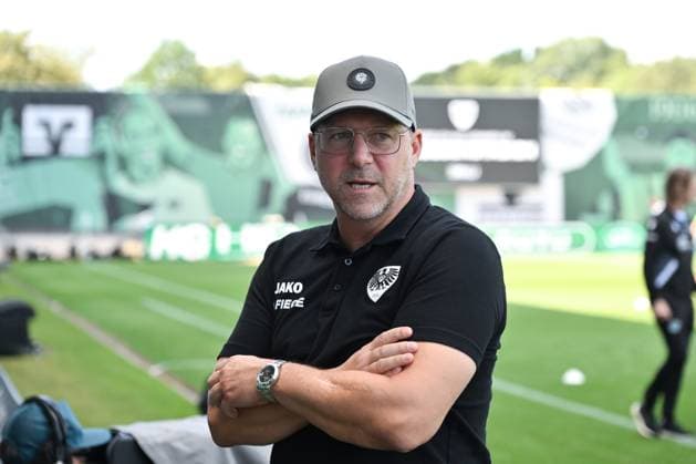 Trainer Sascha Hildmann (Preußen Münster) 11.08.2024, Fussball 2. Bundesliga, 2. Spieltag, Saison 2024 2025 Preußen Münster - Hannover 96 0:0 Muenster Preussenstadion Nordrhein Westfalen Deutschland