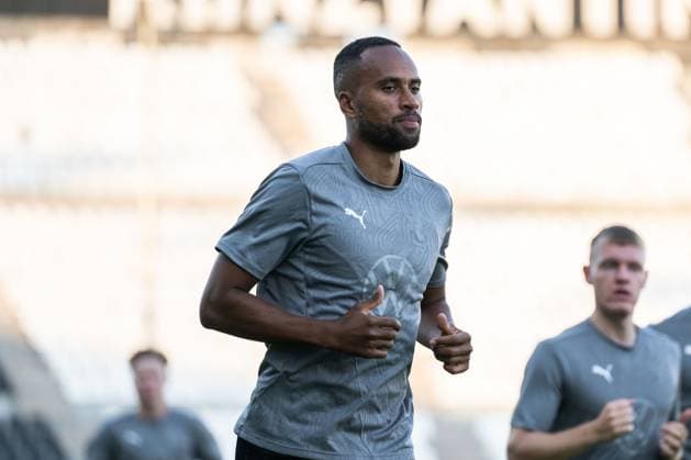 240812 Isaac Kiese Thelin during a training session with Malmö FF on August 12, 2024 in Thessaloniki. Photo: Mathilda Ahlberg BILDBYRAN kod MA MA0702 fotboll football soccer fotball champions league malmö ff bbeng Copyright: MATHILDAxAHLBERG BB240812MA055