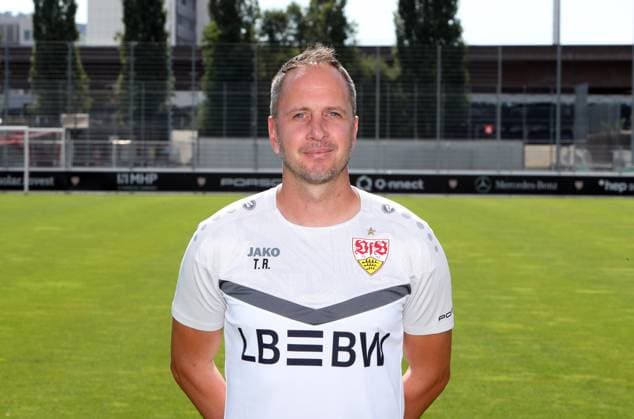 12.08.24 U19 VfB Stuttgart Fototermin Saison 2024 2025 Deutschland, Stuttgart, 12.08.2024, Fussball, U19-DFB-Nachwuchsliga, U19 VfB Stuttgart Fototermin Saison 2024 2025: Tobias Rathgeb (Co-Trainer).