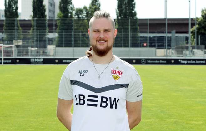12.08.24 U19 VfB Stuttgart Fototermin Saison 2024 2025 Deutschland, Stuttgart, 12.08.2024, Fussball, U19-DFB-Nachwuchsliga, U19 VfB Stuttgart Fototermin Saison 2024 2025: Thomas Kiess (Physiotherapeut).