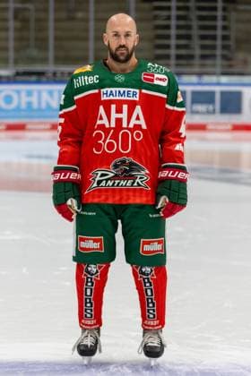 Jason Bast 45 (Augsburger Panther), Mannschafts und Portraitbilder, Augsburger Panther, Saison 2024 2025, Eishockey, Penny-DEL, 12.08.2024 Augsburg Bayern Deutschland
