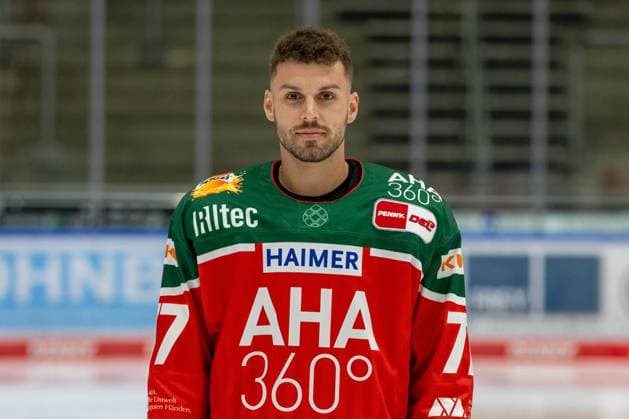 Luca Tosto 77 (Augsburger Panther), Mannschafts und Portraitbilder, Augsburger Panther, Saison 2024 2025, Eishockey, Penny-DEL, 12.08.2024 Augsburg Bayern Deutschland