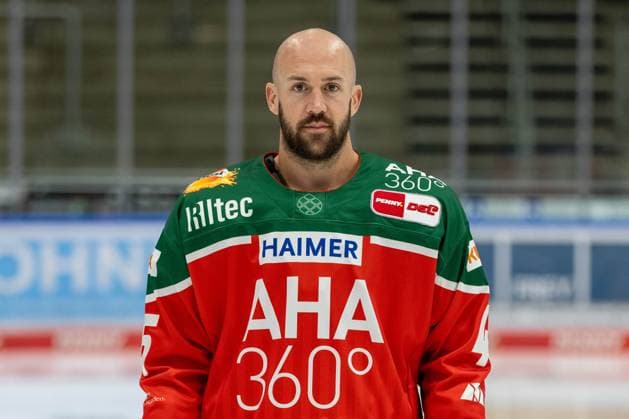 Jason Bast 45 (Augsburger Panther), Mannschafts und Portraitbilder, Augsburger Panther, Saison 2024 2025, Eishockey, Penny-DEL, 12.08.2024 Augsburg Bayern Deutschland