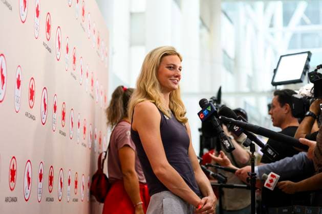 August 12, 2024, Toronto, On, Canada: Olympic medalist Summer McIntosh speaks to members of the media after arriving at Pearson airport following the 2024 Paris Olympic Games, Olympische Spiele, Olympia, OS in Toronto, Monday, Aug. 12, 2024. Canada News - August 12, 2024 - ZUMAc35_ 0753972588st Copyright: xChristopherxKatsarovx