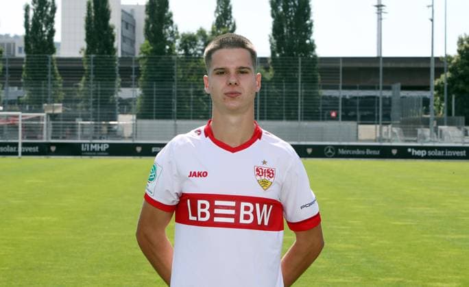 Stuttgart , Fototermin , Antonijo Janjic ; VfB Stuttgart U19; DFB-Nachwuchsliga; Porträttermin 2024 2025