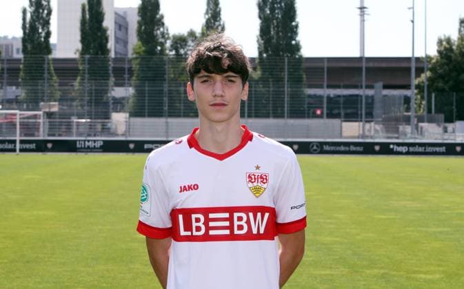 Stuttgart , Fototermin , Efe Korkut.; VfB Stuttgart U19; DFB-Nachwuchsliga; Porträttermin 2024 2025