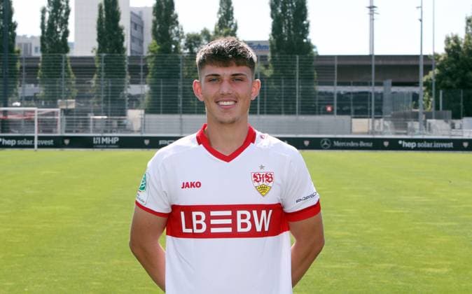 Stuttgart , Fototermin , Dorian Migalic ; VfB Stuttgart U19; DFB-Nachwuchsliga; Porträttermin 2024 2025