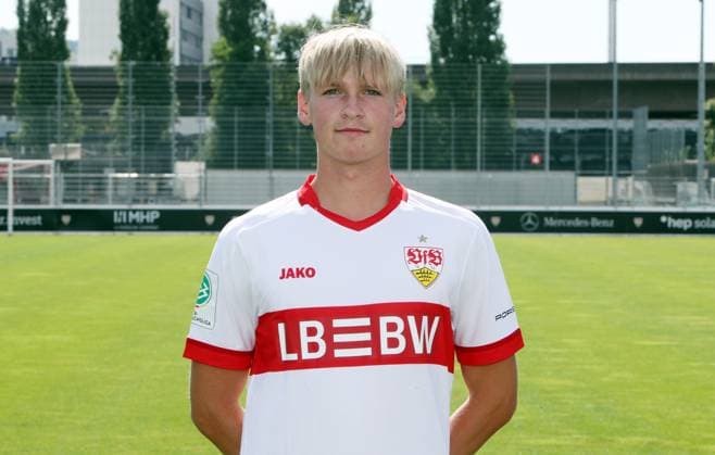 Stuttgart , Fototermin ,Laurin Preuß ; VfB Stuttgart U19; DFB-Nachwuchsliga; Porträttermin 2024 2025