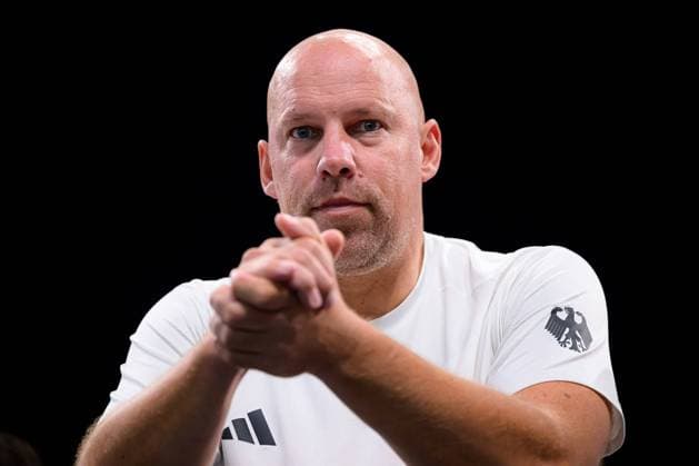 Paris, Frankreich: Handball Olympia Herren - Finale - Deutschland - Dänemark DHB Vorstand Axel Kromer Portrait Gesicht Lille Stade Pierre Mauroy Frankreich