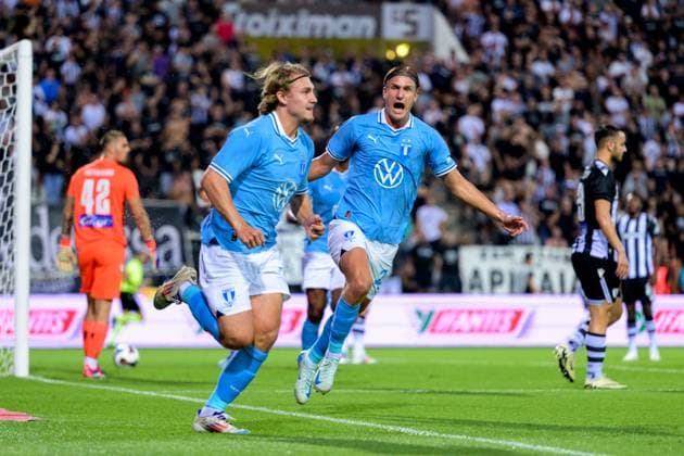 240813 Sebastian Nanasi and Erik Botheim of Malmö FF celebrates after 0-1 during the UEFA Champions League football match between PAOK and Malmö FF on August 13, 2024 in Thessaloniki. Photo: Mathilda Ahlberg BILDBYRAN kod MA MA0703 fotboll football soccer fotball champions league paok malmö ff bbeng jubel Copyright: MATHILDAxAHLBERG BB240813MA023