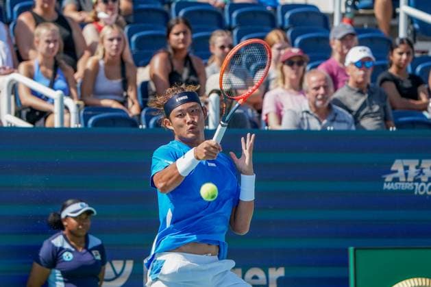 Cincinnati Open: First Round Matches Zhizhen Zhang is playing during his first-round match at the Cincinnati Open tennis tournament in Mason, Ohio, on August 13, 2024. Mason Ohio United States  Copyright: xJasonxWhitmanx originalFilename:whitman-cincinna240813_np9JI.jpg