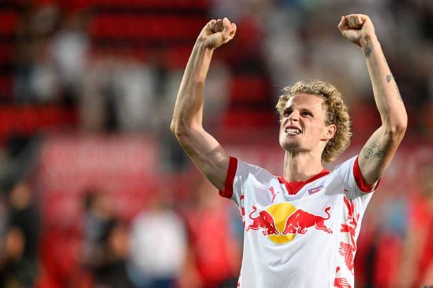 Champions-League-Qualifikation - Twente Enschede - RB Salzburg am 13.08.2024 im De Grolsch Veste in Enschede Maurits Kjaergaard (Salzburg) jubelt nach dem Spiel.