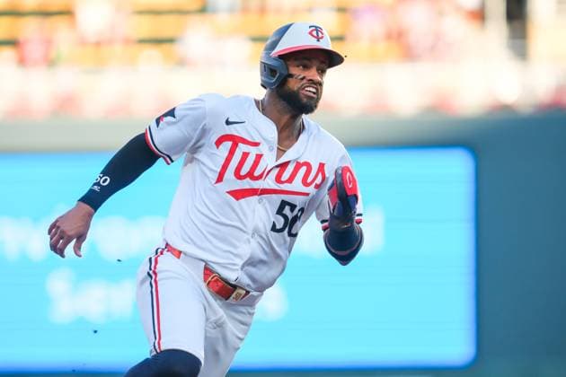 August 13, 2024, Minneapolis, Minnesota, USA: Minnesota Twins shortstop WILLI CASTRO (50) runs to home to score on a RBI single hit by Minnesota Twins designated hitter ROYCE LEWIS (23) during a MLB, Baseball Herren, USA game between the Minnesota Twins and the Kansas City Royals at Target Field. The Twins won 13-3. Minneapolis USA - ZUMAg254 20240813_zsp_g254_065 Copyright: xStevenxGarciax