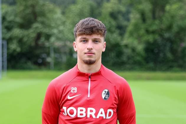 Leon Catak , Fussball, Regionalliga Suedwest, SC Freiburg II, Mannschaftsvorstellung, 04.07.2024, Freiburger Fußballschule, Freiburg im Breisgau, Deutschland Freiburg im Breisgau Freiburger Fußballschule Baden-Wuerttemberg Deutschland Copyright: xGrantxHubbsx