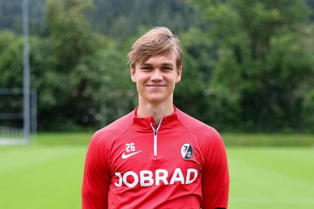 Oscar Wiklöf , Fussball, Regionalliga Suedwest, SC Freiburg II, Mannschaftsvorstellung, 04.07.2024, Freiburger Fußballschule, Freiburg im Breisgau, Deutschland Freiburg im Breisgau Freiburger Fußballschule Baden-Wuerttemberg Deutschland Copyright: xGrantxHubbsx