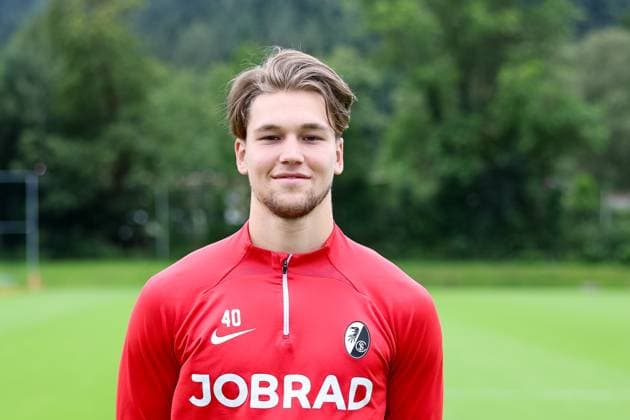 Niklas Sauter , Fussball, Regionalliga Suedwest, SC Freiburg II, Mannschaftsvorstellung, 04.07.2024, Freiburger Fußballschule, Freiburg im Breisgau, Deutschland Freiburg im Breisgau Freiburger Fußballschule Baden-Wuerttemberg Deutschland Copyright: xGrantxHubbsx