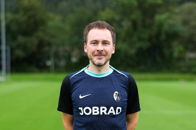 Hubert Mahler (Leiter Athletik & Medizin) , Fussball, Regionalliga Suedwest, SC Freiburg II, Mannschaftsvorstellung, 04.07.2024, Freiburger Fußballschule, Freiburg im Breisgau, Deutschland Freiburg im Breisgau Freiburger Fußballschule Baden-Wuerttemberg Deutschland Copyright: xGrantxHubbsx