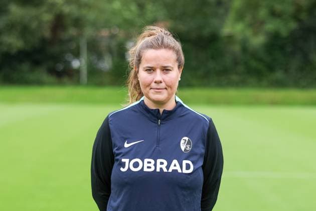 Larissa Kern (Physiotherapeutin) , Fussball, Regionalliga Suedwest, SC Freiburg II, Mannschaftsvorstellung, 04.07.2024, Freiburger Fußballschule, Freiburg im Breisgau, Deutschland Freiburg im Breisgau Freiburger Fußballschule Baden-Wuerttemberg Deutschland Copyright: xGrantxHubbsx