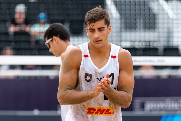 2024-08-14 CEV Beach volleyball, Beachvolleyball European Championships - Day 2 THE HAGUE, NETHERLANDS - AUGUST 14: Javier Bello of England during Day 2 of the CEV Beach Volleyball European Championships at The Hague Beach Stadium on August 14, 2024 in The Hague, Netherlands. (Photo by Joris Verwijst BSR Agency) The Hague Netherlands Content not available for redistribution in The Netherlands directly or indirectly through any third parties. Copyright: xBSRxAgencyx