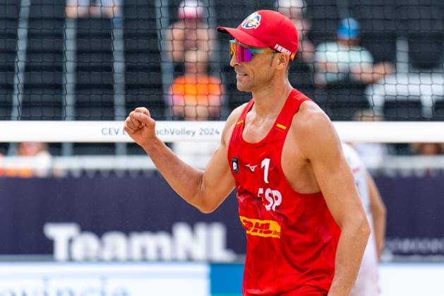 2024-08-14 CEV Beach volleyball, Beachvolleyball European Championships - Day 2 THE HAGUE, NETHERLANDS - AUGUST 14: Pablo Herrera Allepuz of Spain during Day 2 of the CEV Beach Volleyball European Championships at The Hague Beach Stadium on August 14, 2024 in The Hague, Netherlands. (Photo by Joris Verwijst BSR Agency) The Hague Netherlands Content not available for redistribution in The Netherlands directly or indirectly through any third parties. Copyright: xBSRxAgencyx