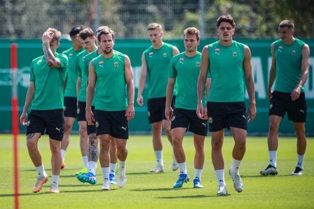SOCCER - UEFA EL, Rapid vs Trabzonspor VIENNA,AUSTRIA,14.AUG.24 - SOCCER - UEFA Europa League, qualification, SK Rapid Wien vs Trabzonspor Kuluebue, preview, training Rapid. Image shows the team of Rapid.  GEPAxpictures xManuelxBinder