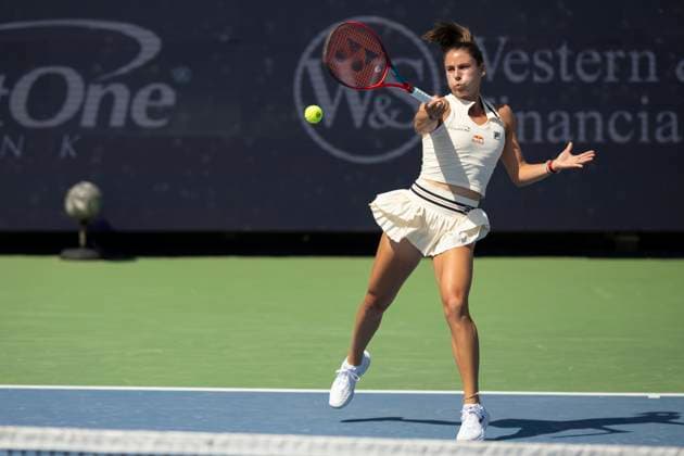 August 14, 2024, Mason, Oh, USA: 2024 Cincinnati Open Tennis, 2024 08 14 - Emma Navarro hits a ball against opponent Mirra Andreeva. ZUMAPress Mason USA - ZUMAn24_ 20240814_zaf_n24_006 Copyright: xWallyxNellx