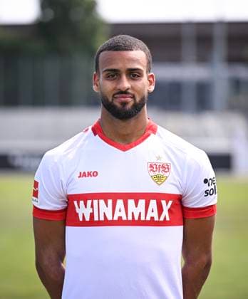 FUSSBALL 1. BUNDESLIGA 13.08.2024 Portraettermin 2024 2025 beim VfB Stuttgart auf dem Trainingsgelaende: Josha Vagnoman; VfB Stuttgart